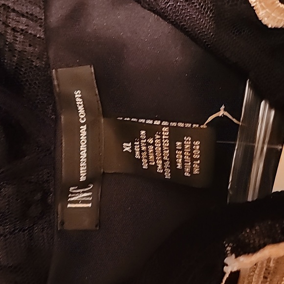 Beautiful sexy lace tank top with floral appliques NWT pit to pit 20" length 25" - Picture 3 of 6